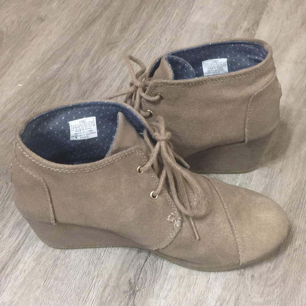 Toms wedge shoes SZ 7.5